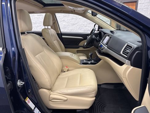 Used 2015 Toyota Highlander XLE image 51