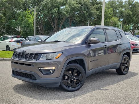 Used 2018 Jeep Compass Latitude FWD image 31