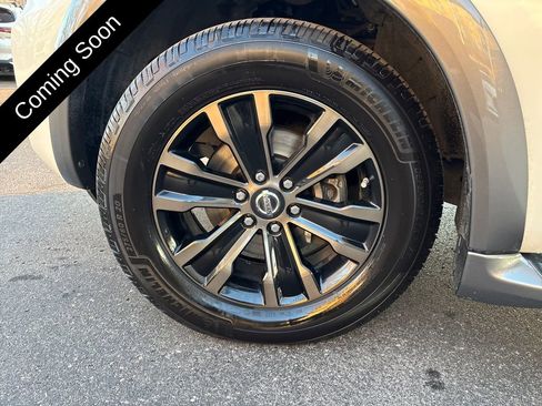 Used 2017 Nissan Armada Platinum image 27