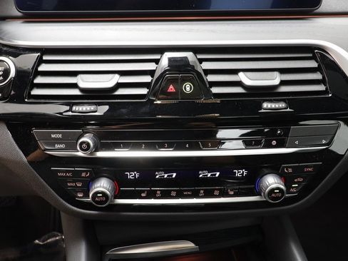 Certified 2023 BMW 530i xDrive w/ Premium Package image 13