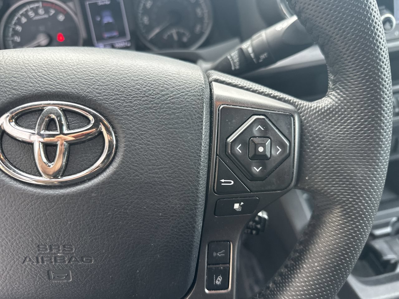Used 2023 Toyota Tacoma TRD Sport w/ Advanced Technology Package AWD/4WD image 7