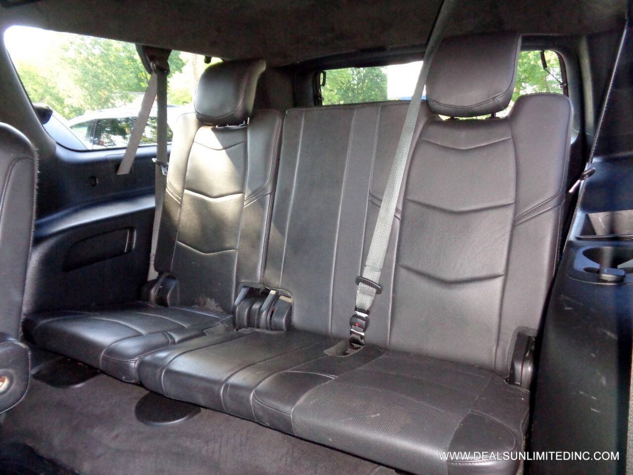 Used 2020 Cadillac Escalade ESV Platinum AWD/4WD image 27