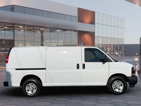 Used 2019 Chevrolet Express 2500 w/ Driver Convenience Package RWD image 5