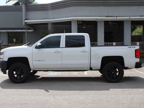 Used 2018 Chevrolet Silverado 1500 LT w/ Trailering Package AWD/4WD image 4