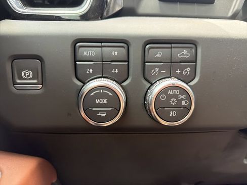 Used 2024 GMC Sierra 2500 Denali Ultimate AWD/4WD image 45