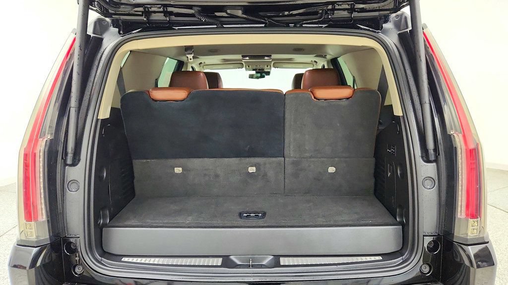 Used 2020 Cadillac Escalade Premium Luxury AWD/4WD image 23