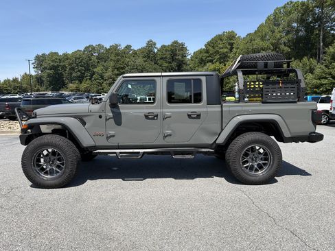 Used 2021 Jeep Gladiator Sport AWD/4WD image 4