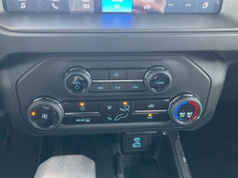 New 2025 Ford Bronco 4-Door image 33