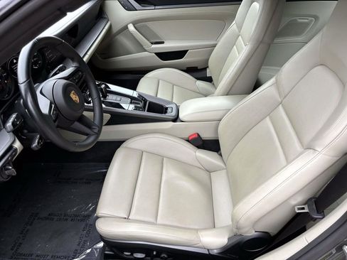Certified 2022 Porsche 911 Carrera image 19
