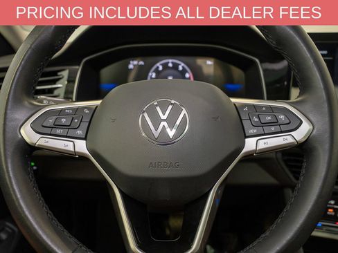 Used 2025 Volkswagen Jetta SE FWD image 18