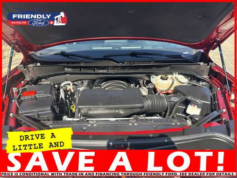 Used 2024 GMC Yukon SLT w/ SLT Premium Package image 10