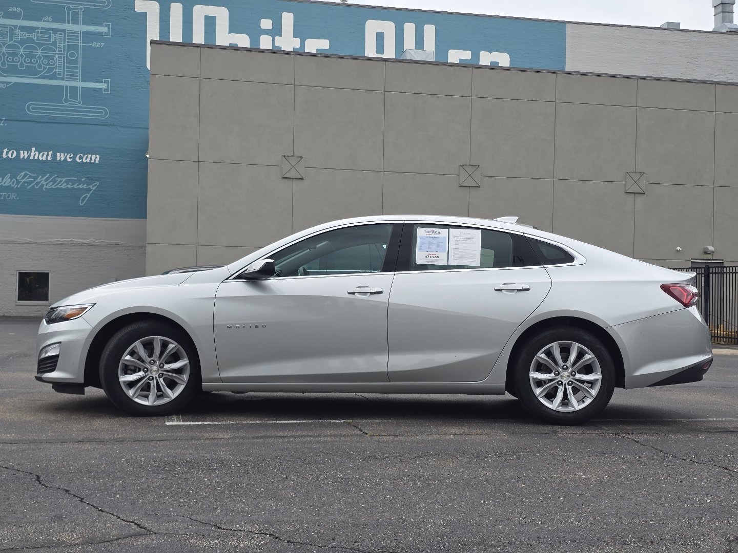 Used 2022 Chevrolet Malibu LT FWD image 17