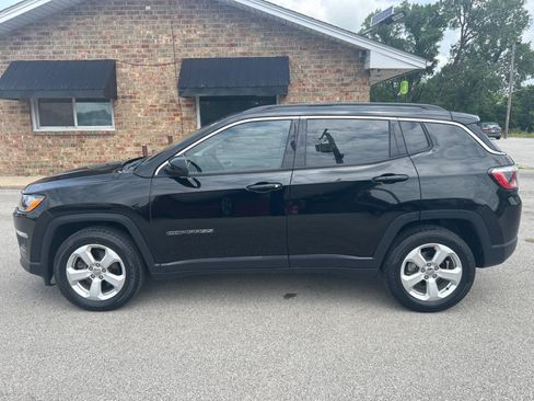 Used 2018 Jeep Compass Latitude FWD image 10