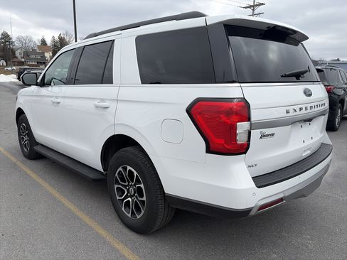 Used 2024 Ford Expedition XLT image 6
