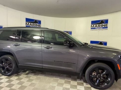 Used 2023 Jeep Grand Cherokee L Limited w/ Luxury Tech Group II AWD/4WD image 3