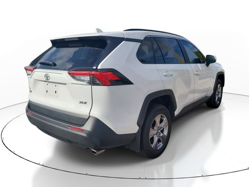 Used 2025 Toyota RAV4 XLE FWD image 7