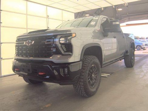 Certified 2025 Chevrolet Silverado 2500 ZR2 w/ Technology Package AWD/4WD image 3
