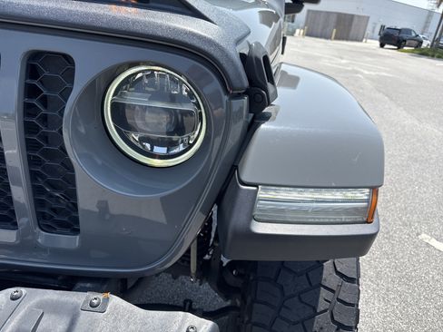 Used 2021 Jeep Gladiator Sport AWD/4WD image 5