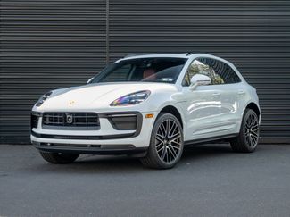 New 2025 Porsche Macan image 1