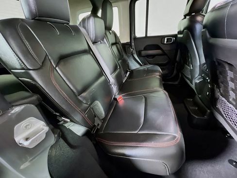 Used 2019 Jeep Wrangler Unlimited Rubicon AWD/4WD image 23