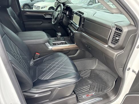 Used 2024 Chevrolet Silverado 1500 RST AWD/4WD image 32