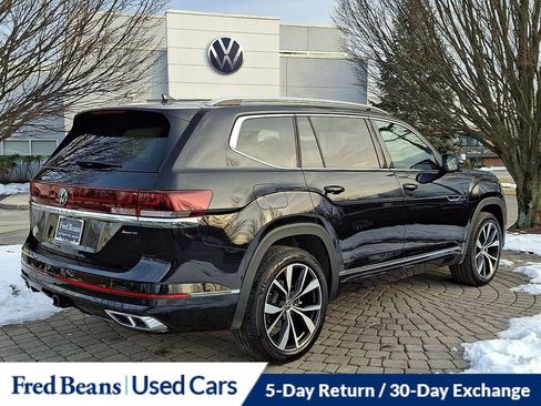 Certified 2025 Volkswagen Atlas SEL Premium R-Line image 6