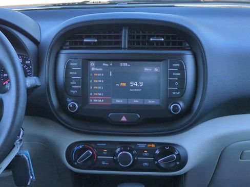 Used 2020 Kia Soul LX FWD image 16