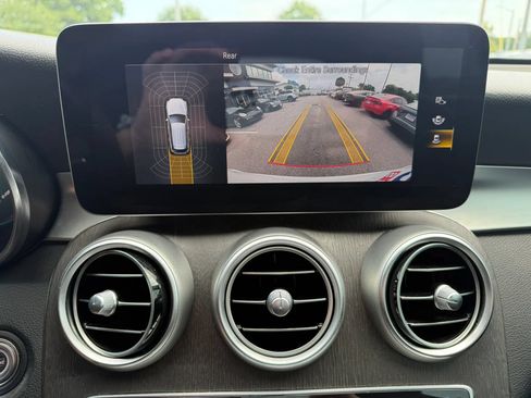 Used 2021 Mercedes-Benz GLC 300 4MATIC image 21