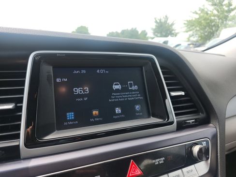 Used 2019 Hyundai Sonata SE w/ Cargo Package FWD image 17