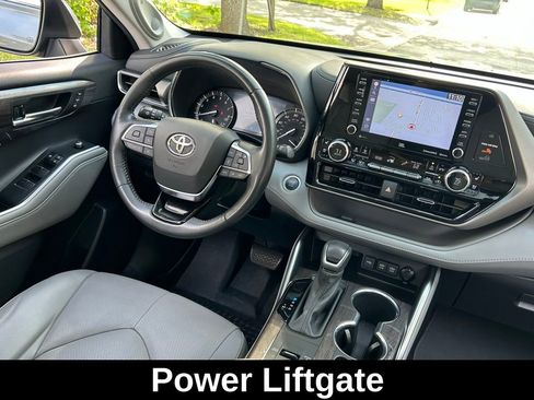 Used 2021 Toyota Highlander Limited image 10