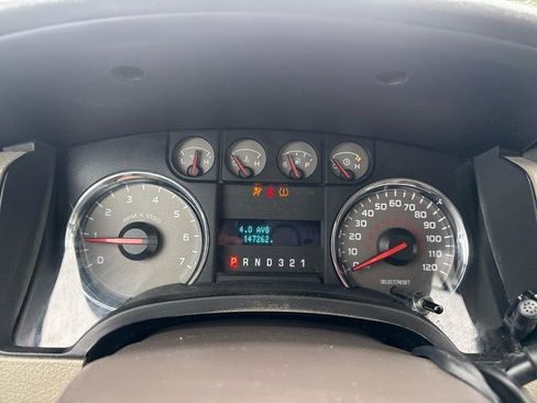 Used 2010 Ford F150 XLT RWD image 11