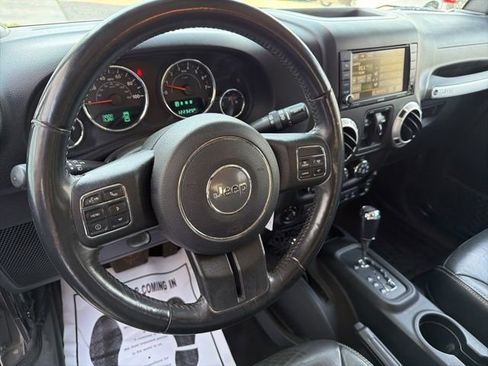 Used 2017 Jeep Wrangler Unlimited Sahara w/ Connectivity Group image 24