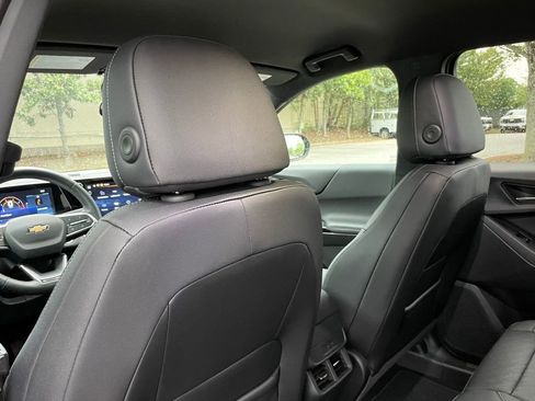 Used 2025 Chevrolet Equinox LT w/ Convenience Package II FWD image 27