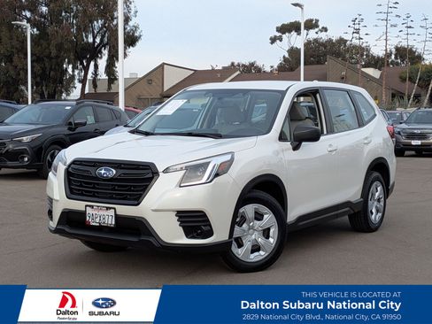 Used 2022 Subaru Forester Base image 1