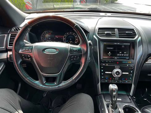 Used 2016 Ford Explorer Platinum AWD/4WD image 9