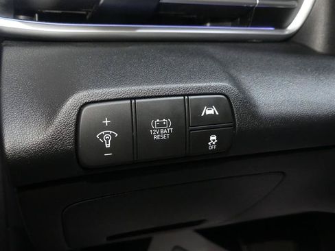Used 2022 Hyundai Elantra Limited FWD image 30