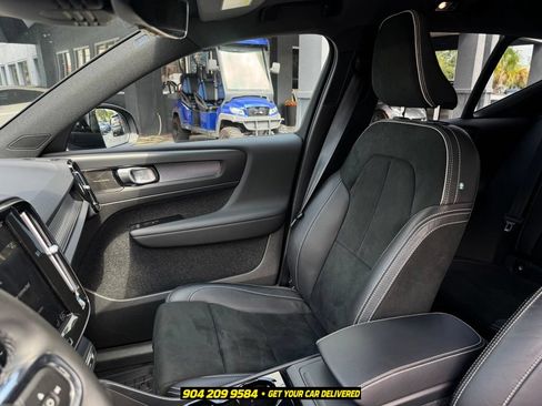 Used 2022 Volvo XC40 T5 R-Design w/ Climate Package AWD/4WD image 25