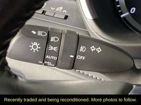 Used 2021 Toyota Highlander XSE AWD/4WD image 19