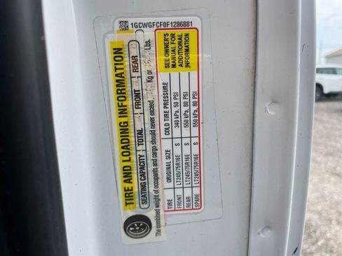 Used 2015 Chevrolet Express 2500 w/ Chrome Appearance Package RWD image 28