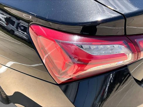 Used 2021 Chevrolet Malibu LT FWD image 28
