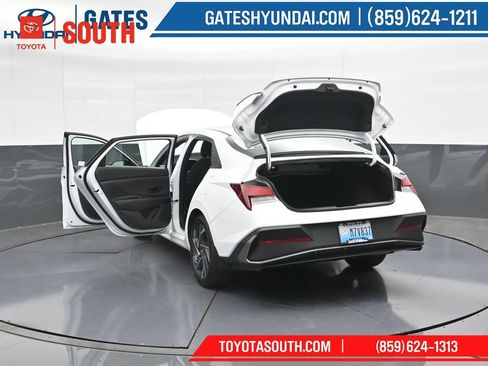 Used 2025 Hyundai Elantra Sport FWD image 58