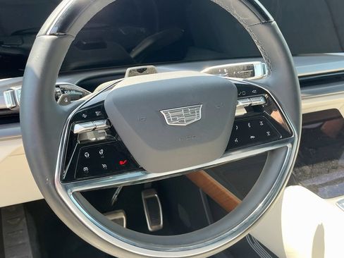 Used 2026 Cadillac Vistiq Luxury AWD/4WD image 11