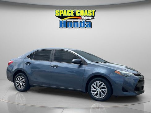 Used 2018 Toyota Corolla LE image 12