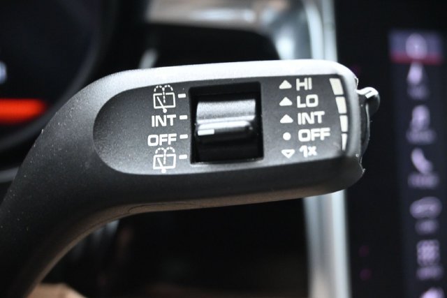 Used 2019 Porsche Macan AWD/4WD image 22