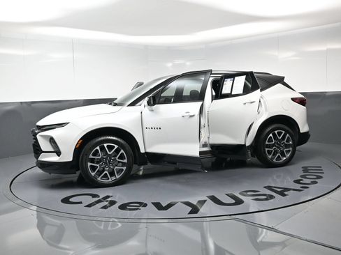 Used 2024 Chevrolet Blazer RS w/ Driver Confidence II Package FWD image 21