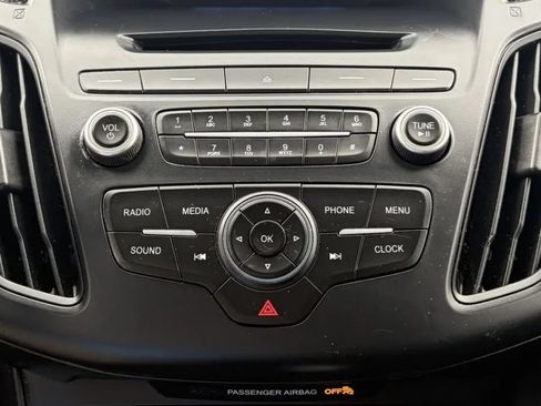 Used 2016 Ford Focus SE FWD image 21