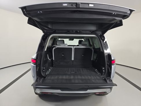 Used 2023 Rivian R1S Adventure image 15