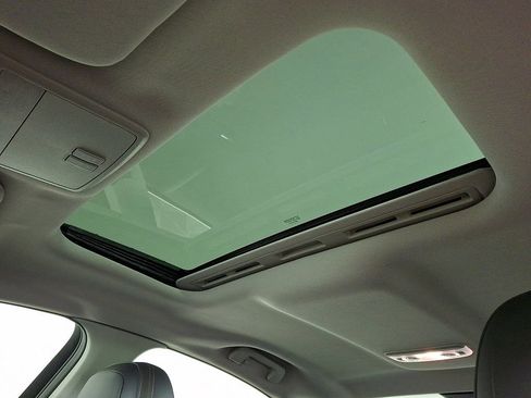 Used 2014 Chevrolet SS Base image 16