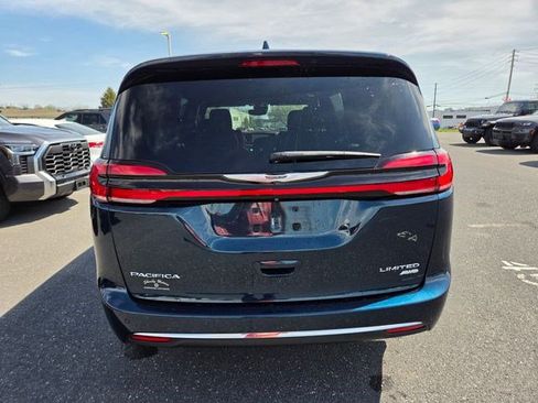 Used 2021 Chrysler Pacifica Limited w/ Premium & Safety Sphere Group image 15