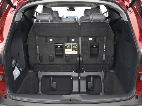 Used 2026 Toyota Sienna XLE FWD image 21